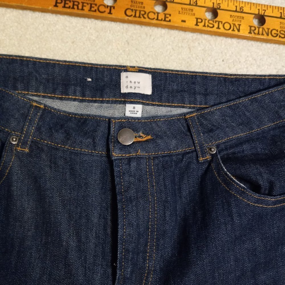 - A New Day Jeans women’s size 8 - Picture 3 of 3